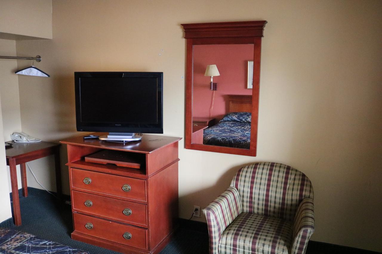 Inn Towne Motel Columbus Extérieur photo